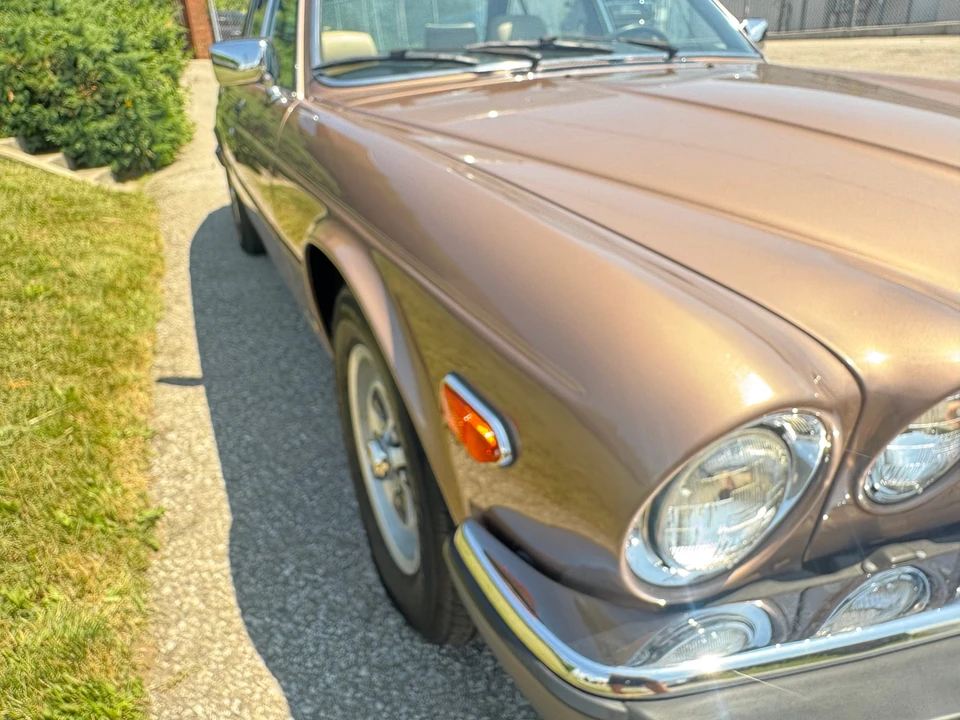 1985 Jaguar XJ Series 3 - Image 16 of 31