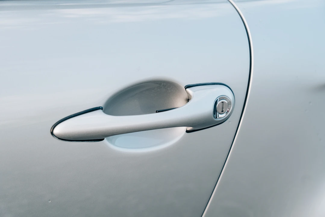 1997 Porsche 993 Carrera 4S - Image 26 of 31