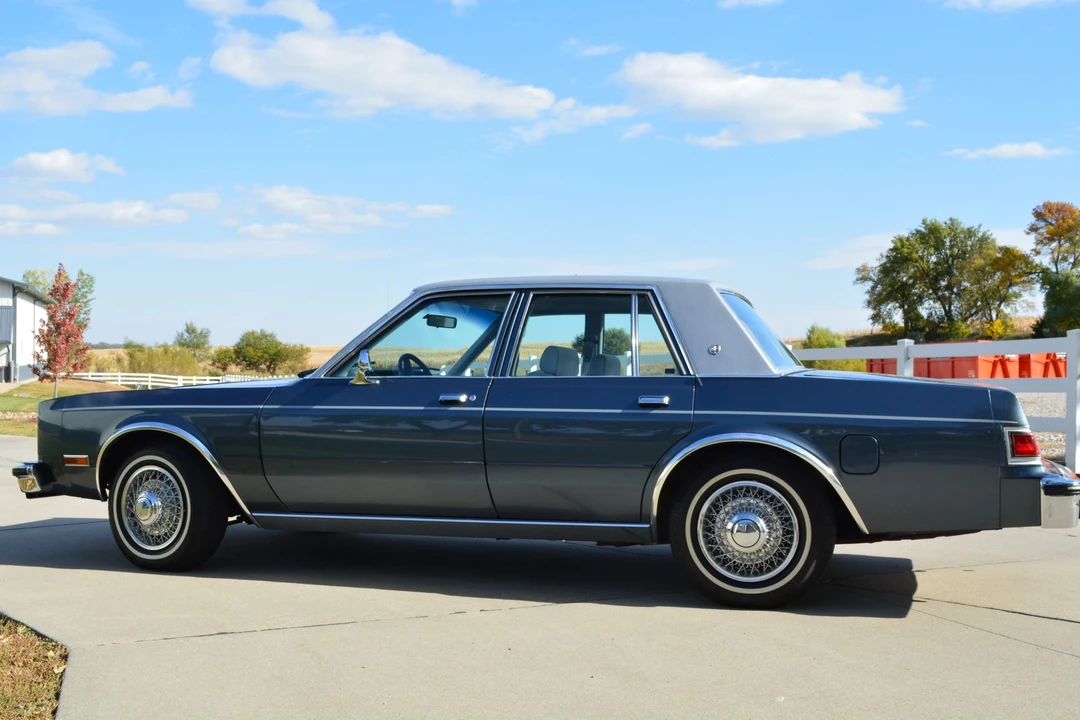 1985 Dodge Diplomat - Image 13 of 31