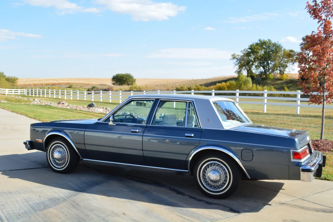 1985 Dodge Diplomat - Image 12 of 31