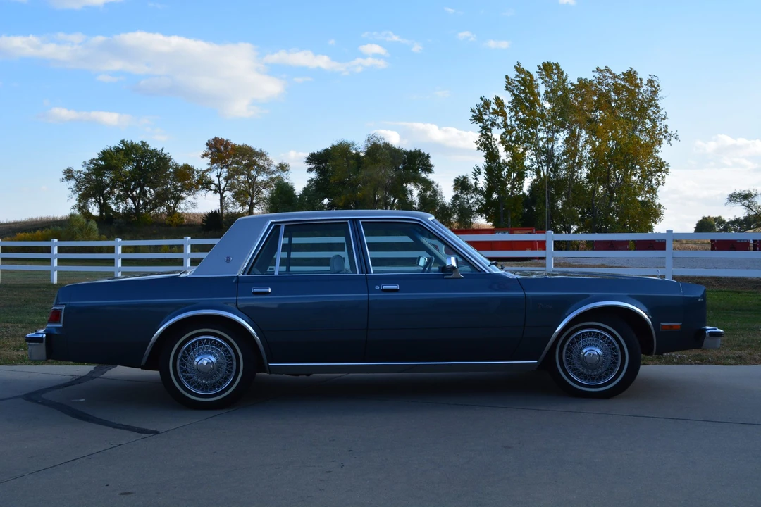 1985 Dodge Diplomat - Image 7 of 31