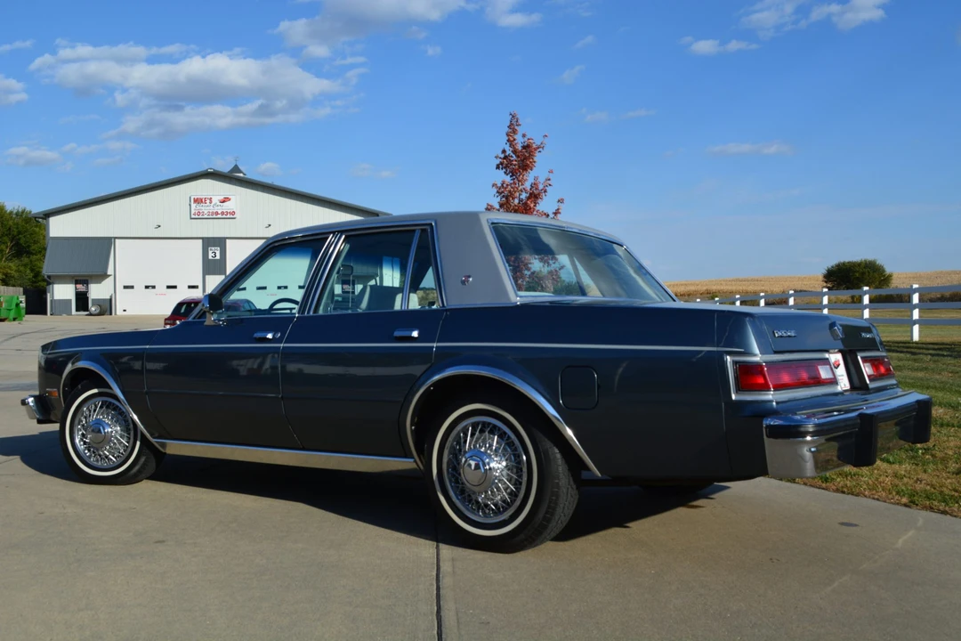 1985 Dodge Diplomat - Image 11 of 31