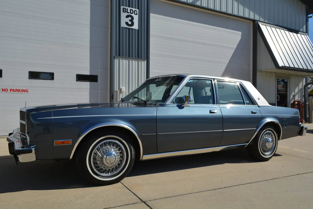 1985 Dodge Diplomat - Image 2 of 31