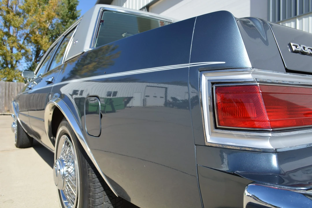 1985 Dodge Diplomat - Image 17 of 31