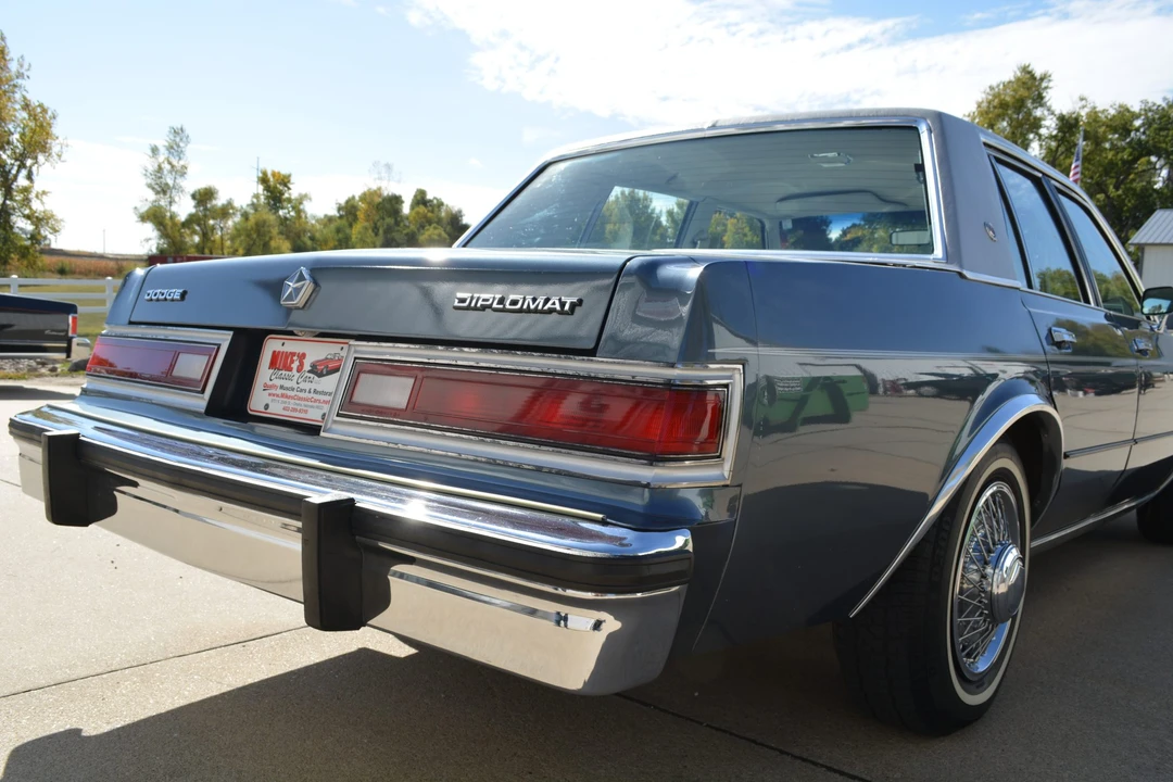 1985 Dodge Diplomat - Image 25 of 31