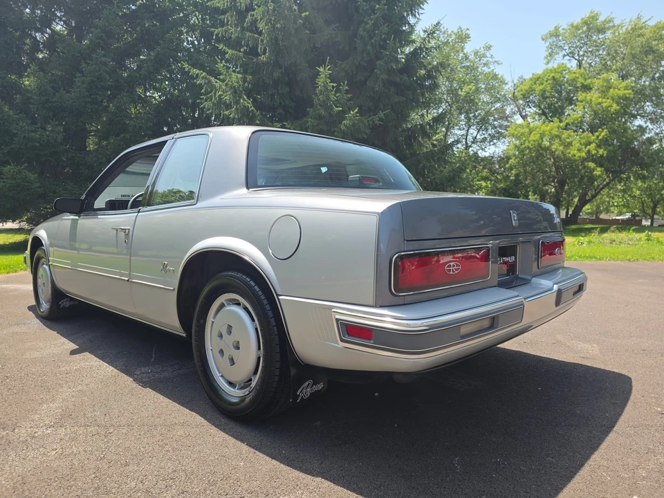 1986 Buick Riviera 4th-7th Gen - Image 16 of 31