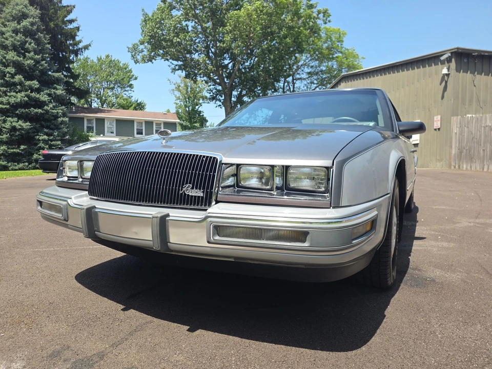 1986 Buick Riviera 4th-7th Gen - Image 4 of 31