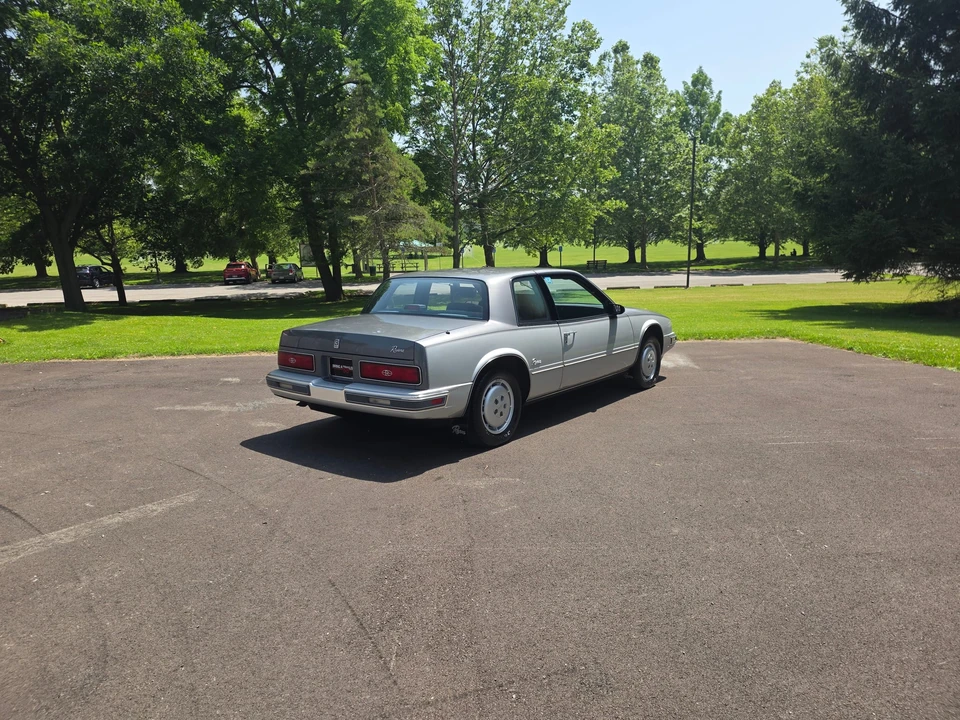 1986 Buick Riviera 4th-7th Gen - Image 29 of 31