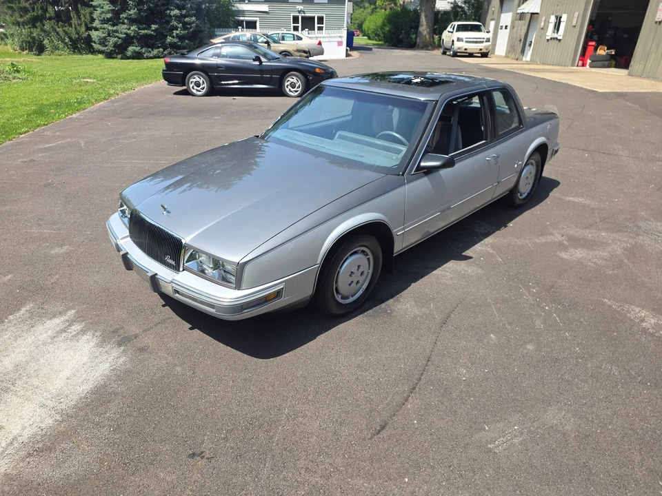 1986 Buick Riviera 4th-7th Gen - Image 22 of 31