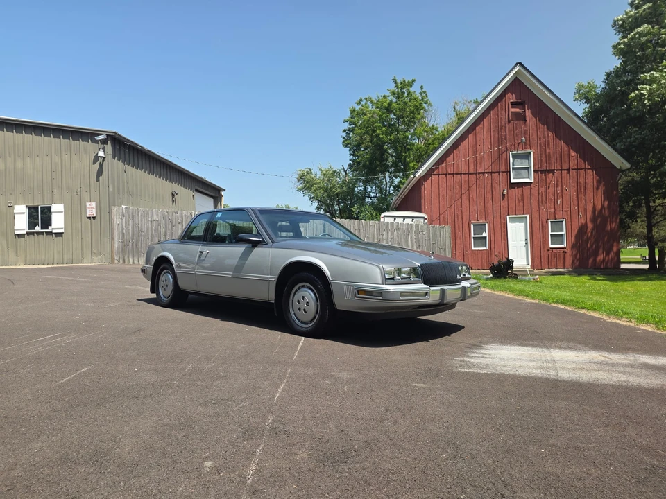1986 Buick Riviera 4th-7th Gen - Image 20 of 31