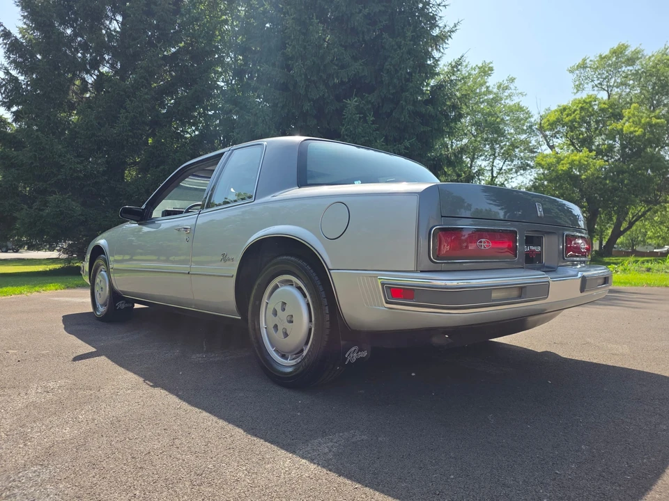 1986 Buick Riviera 4th-7th Gen - Image 17 of 31