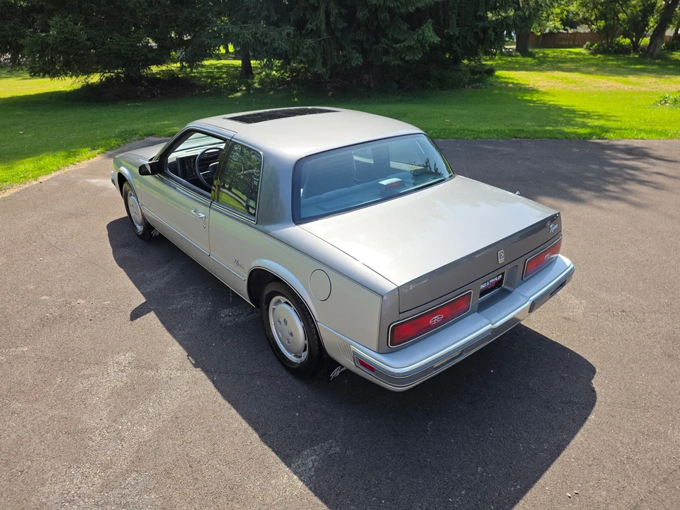 1986 Buick Riviera 4th-7th Gen - Image 27 of 31