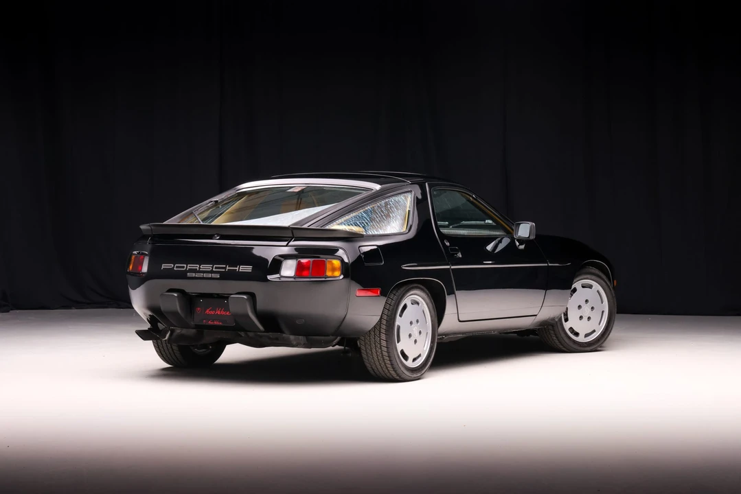 1986 Porsche 928 S - Image 8 of 31