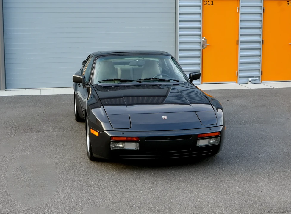 1986 Porsche 944 Turbo - Image 2 of 31
