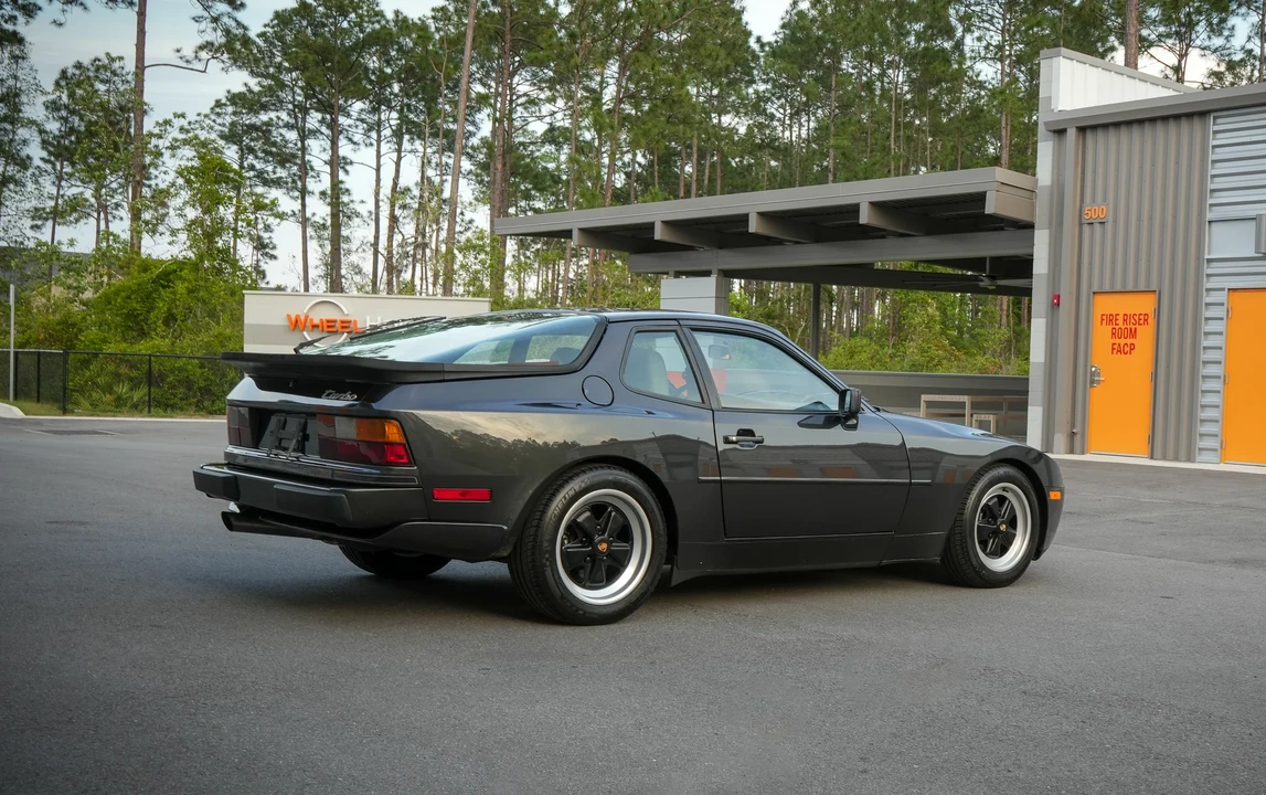 1986 Porsche 944 Turbo - Image 5 of 31
