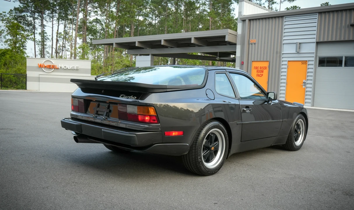 1986 Porsche 944 Turbo - Image 9 of 31