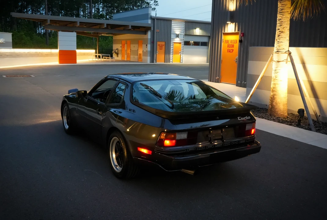 1986 Porsche 944 Turbo - Image 13 of 31