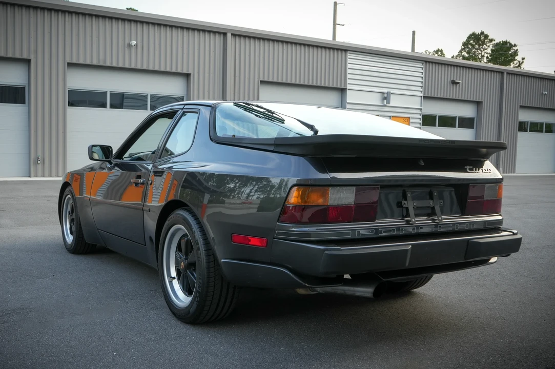 1986 Porsche 944 Turbo - Image 14 of 31