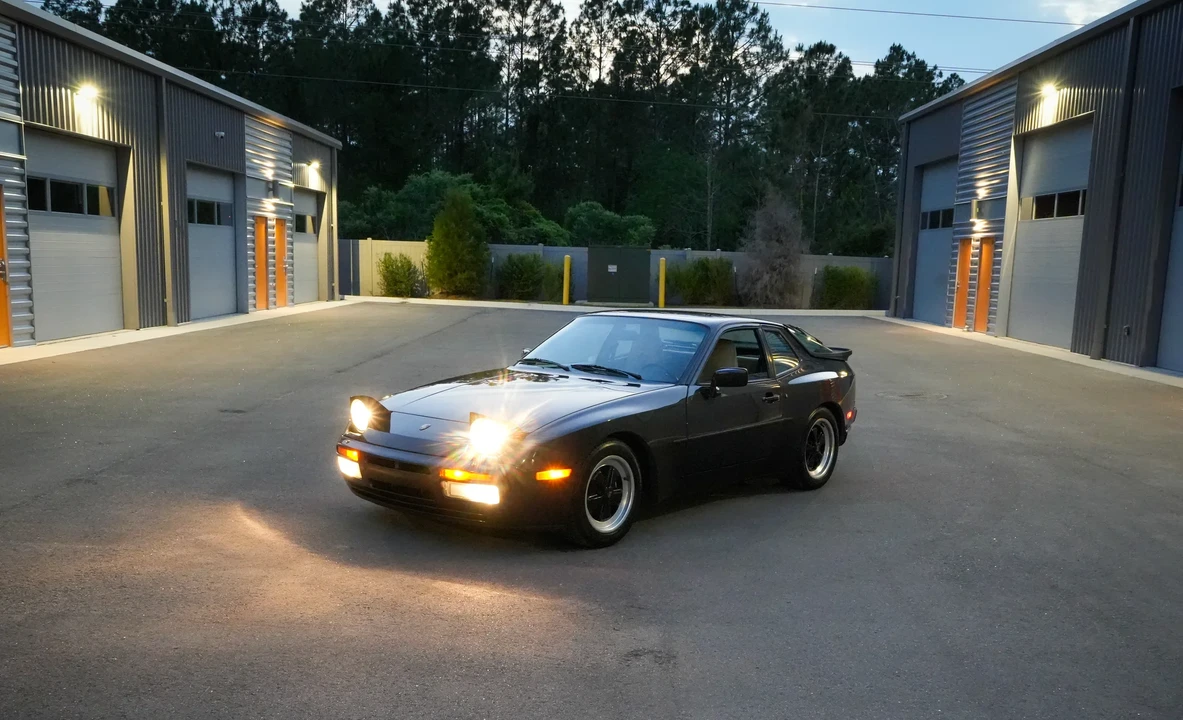 1986 Porsche 944 Turbo - Image 16 of 31