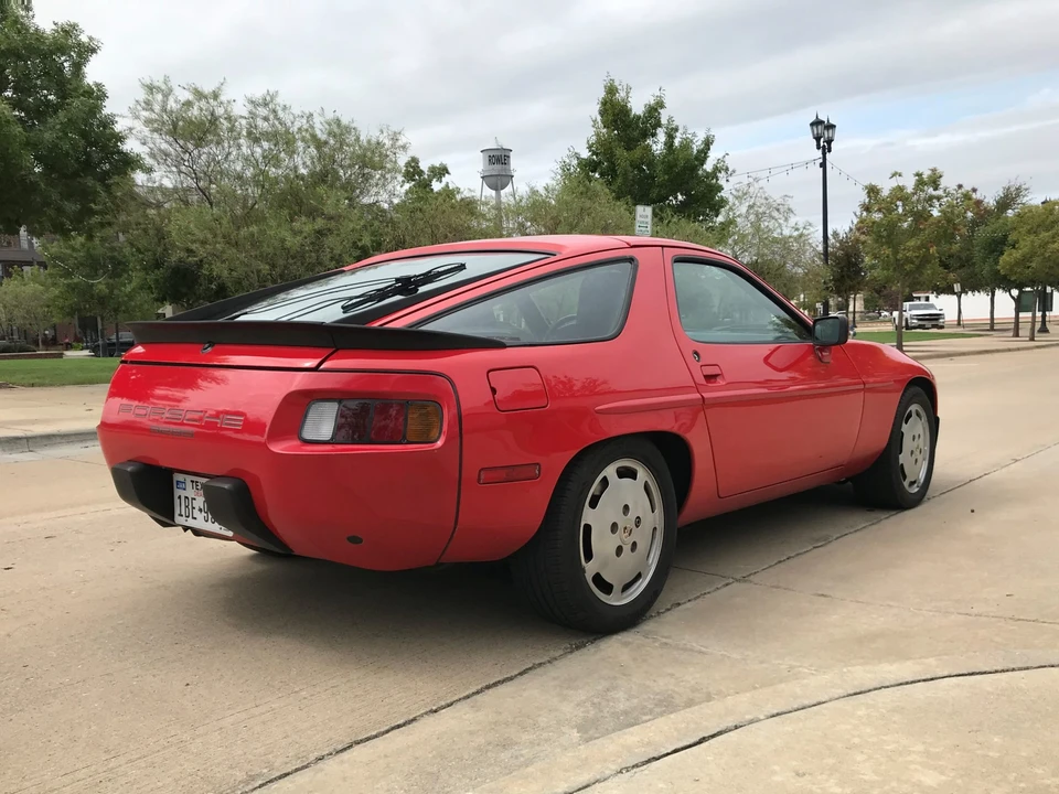 1986 Porsche 928 S - Image 8 of 31