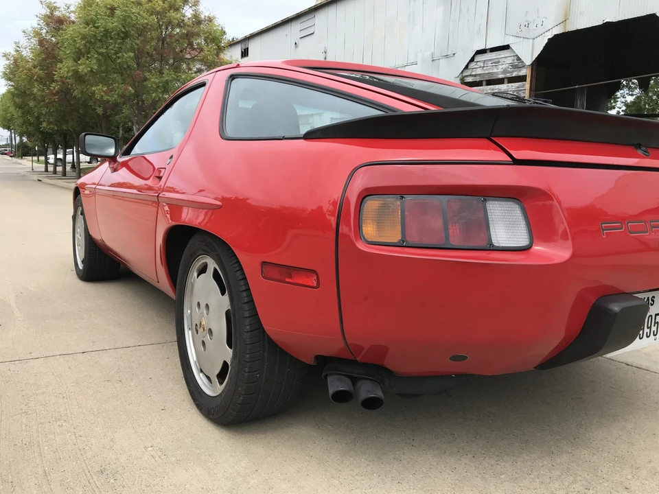 1986 Porsche 928 S - Image 28 of 31