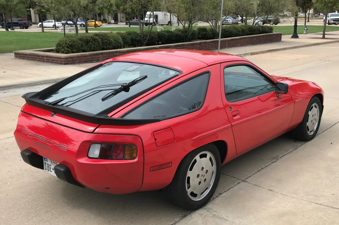 1986 Porsche 928 S - Image 9 of 31