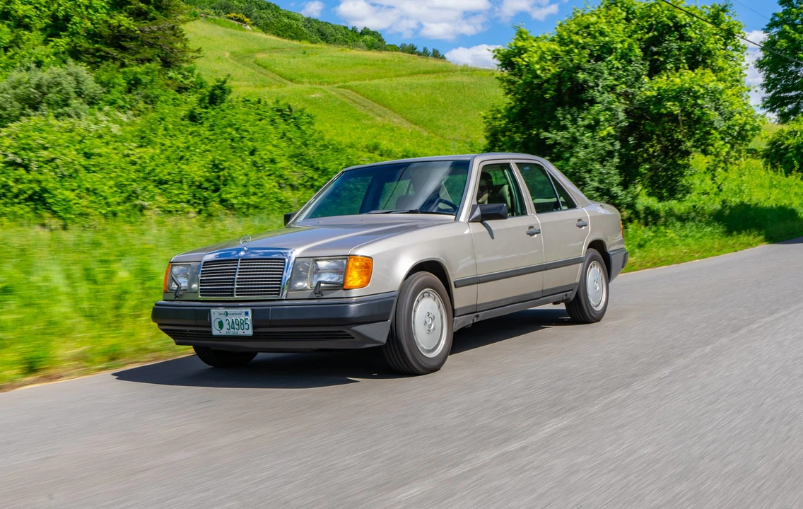 1987 Mercedes-Benz W124 E-Class - Image 2 of 31