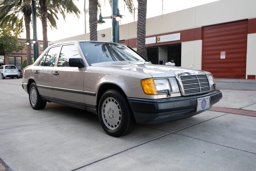 1987 Mercedes-Benz W124 E-Class - Image 4 of 31