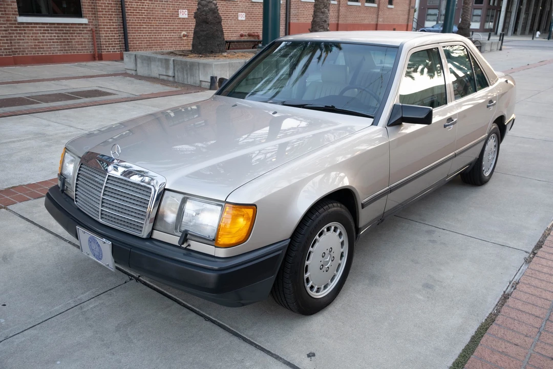 1987 Mercedes-Benz W124 E-Class - Image 8 of 31