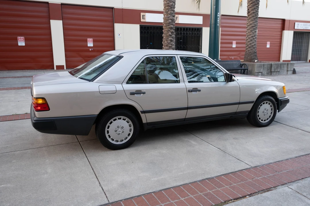 1987 Mercedes-Benz W124 E-Class - Image 27 of 31