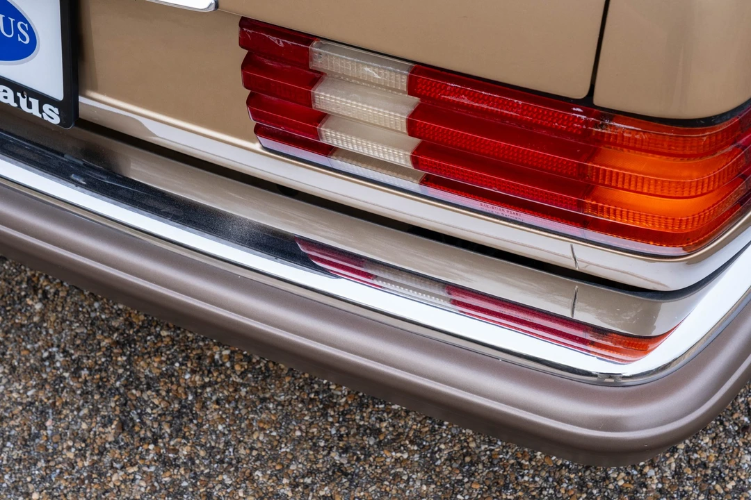 1987 Mercedes-Benz W126 S-Class Sedan - Image 29 of 31