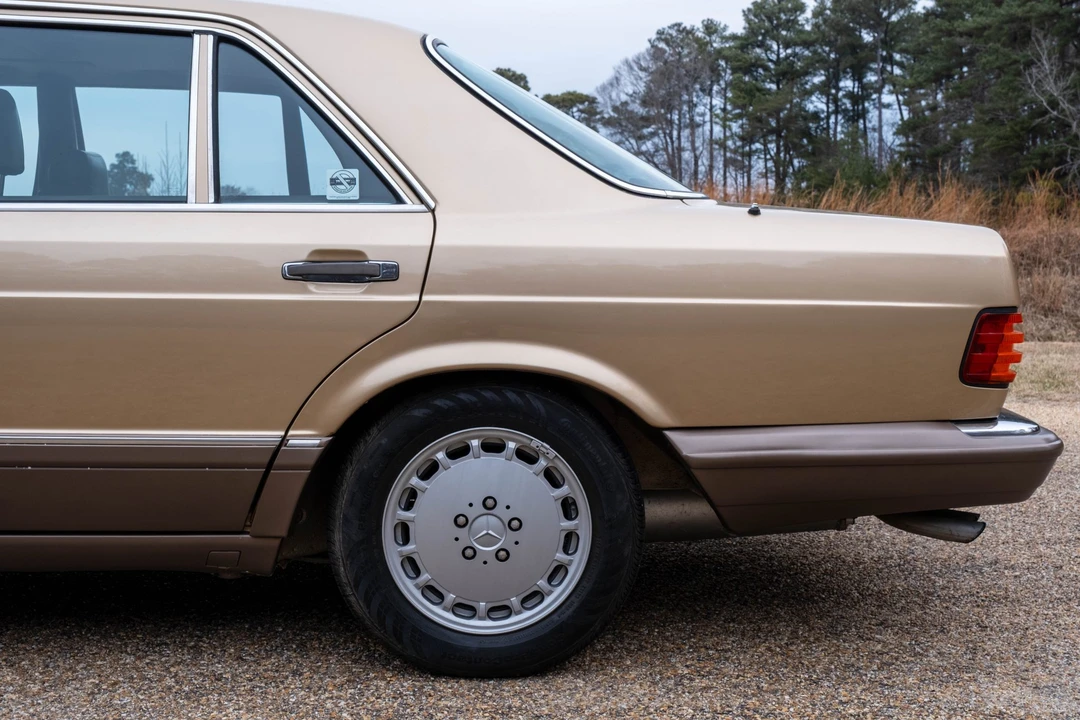 1987 Mercedes-Benz W126 S-Class Sedan - Image 20 of 31