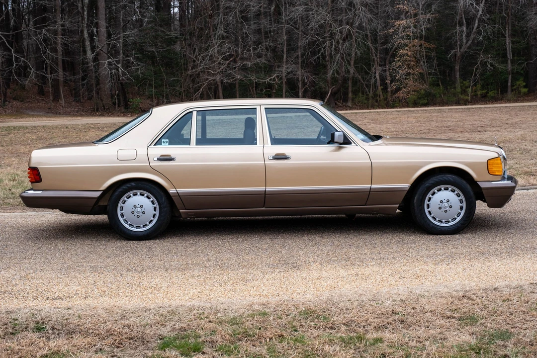 1987 Mercedes-Benz W126 S-Class Sedan - Image 3 of 31