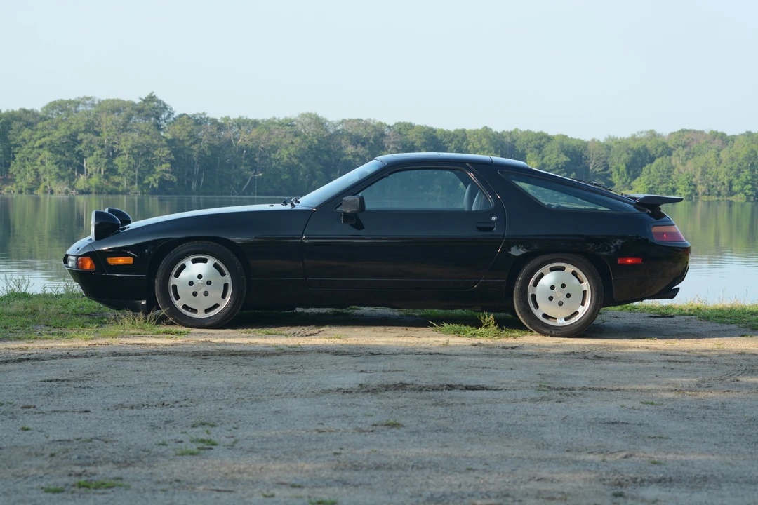 1987 Porsche 928 S4 - Image 12 of 31