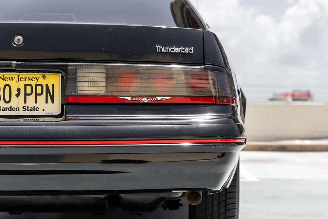 1988 Ford Thunderbird 9th Gen - Image 27 of 31