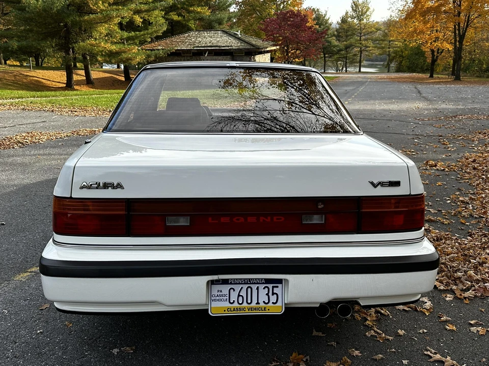 1989 Acura Legend 1st Gen - Image 19 of 31