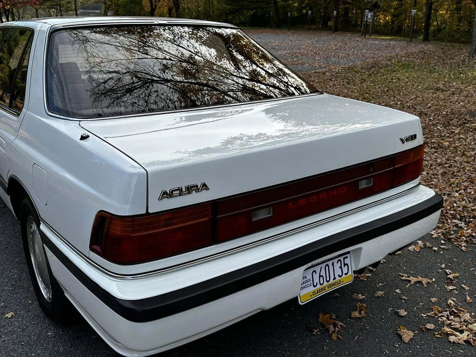 1989 Acura Legend 1st Gen - Image 29 of 31