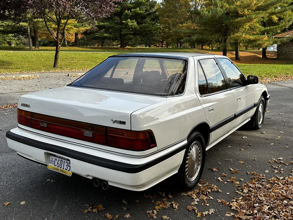 1989 Acura Legend 1st Gen - Image 22 of 31