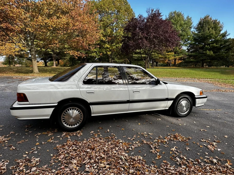 1989 Acura Legend 1st Gen - Image 23 of 31