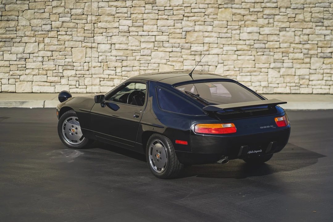 1989 Porsche 928 S4 - Image 11 of 31