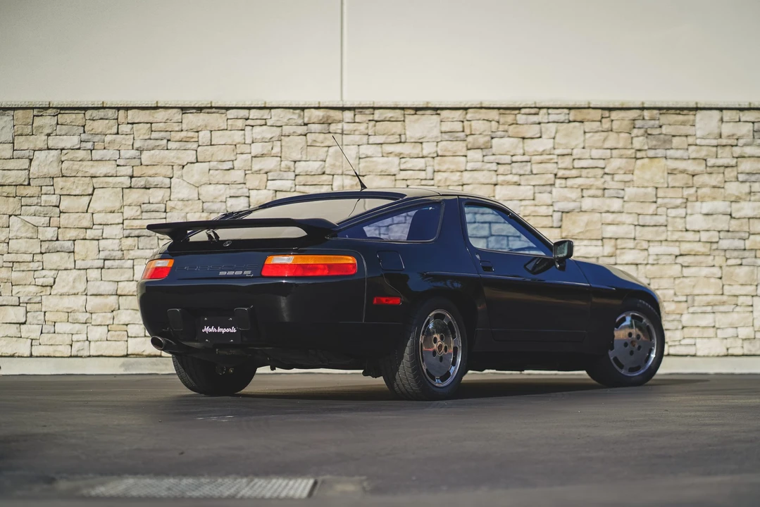 1989 Porsche 928 S4 - Image 8 of 31