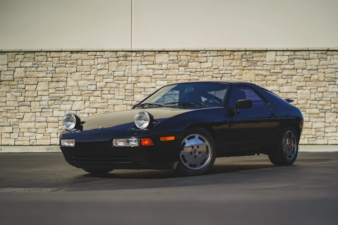 1989 Porsche 928 S4 - Image 14 of 31