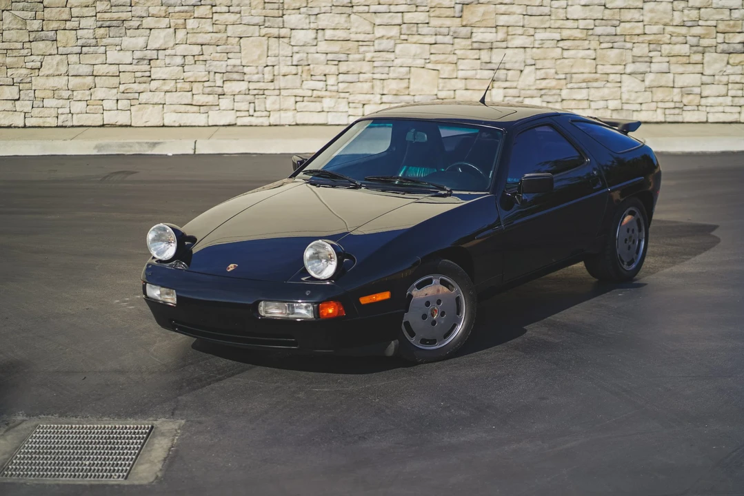 1989 Porsche 928 S4 - Image 16 of 31