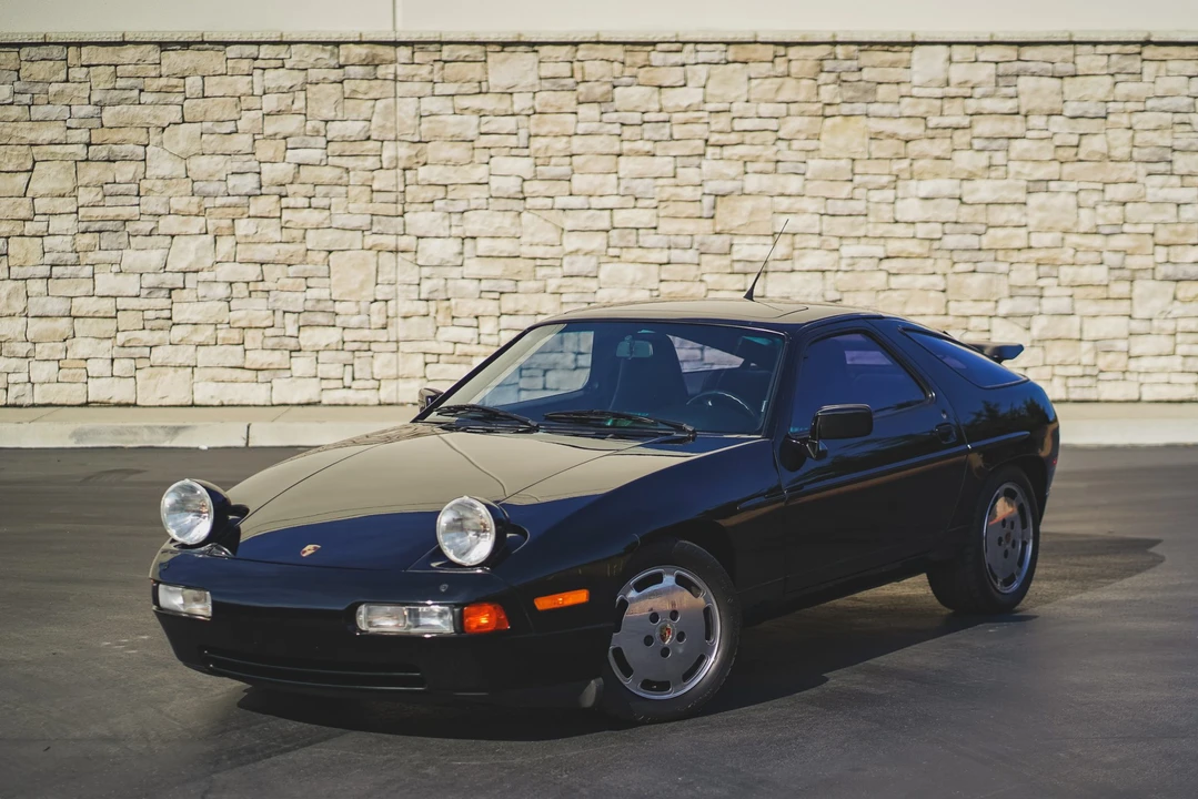 1989 Porsche 928 S4 - Image 15 of 31