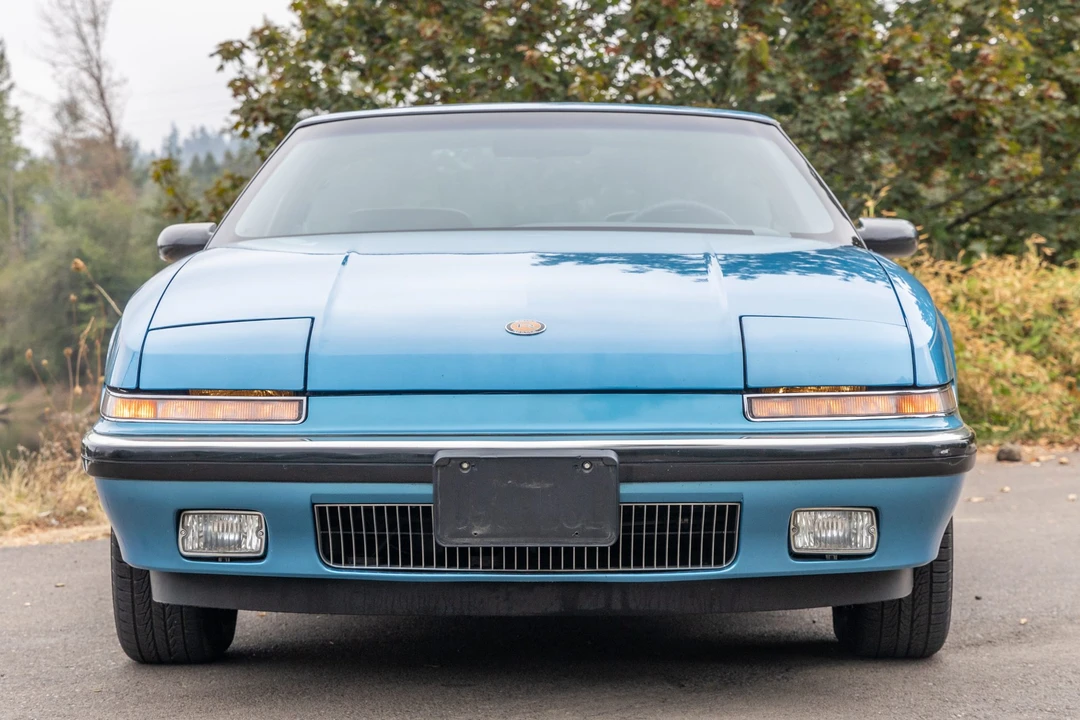 1990 Buick Reatta - Image 2 of 31