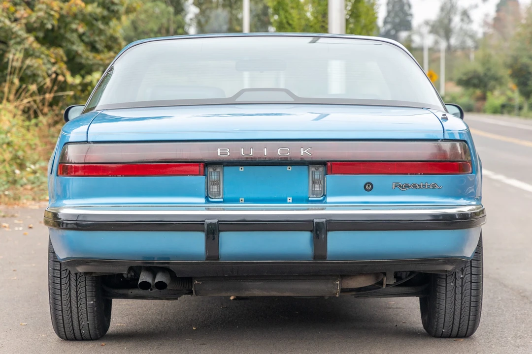 1990 Buick Reatta - Image 6 of 31