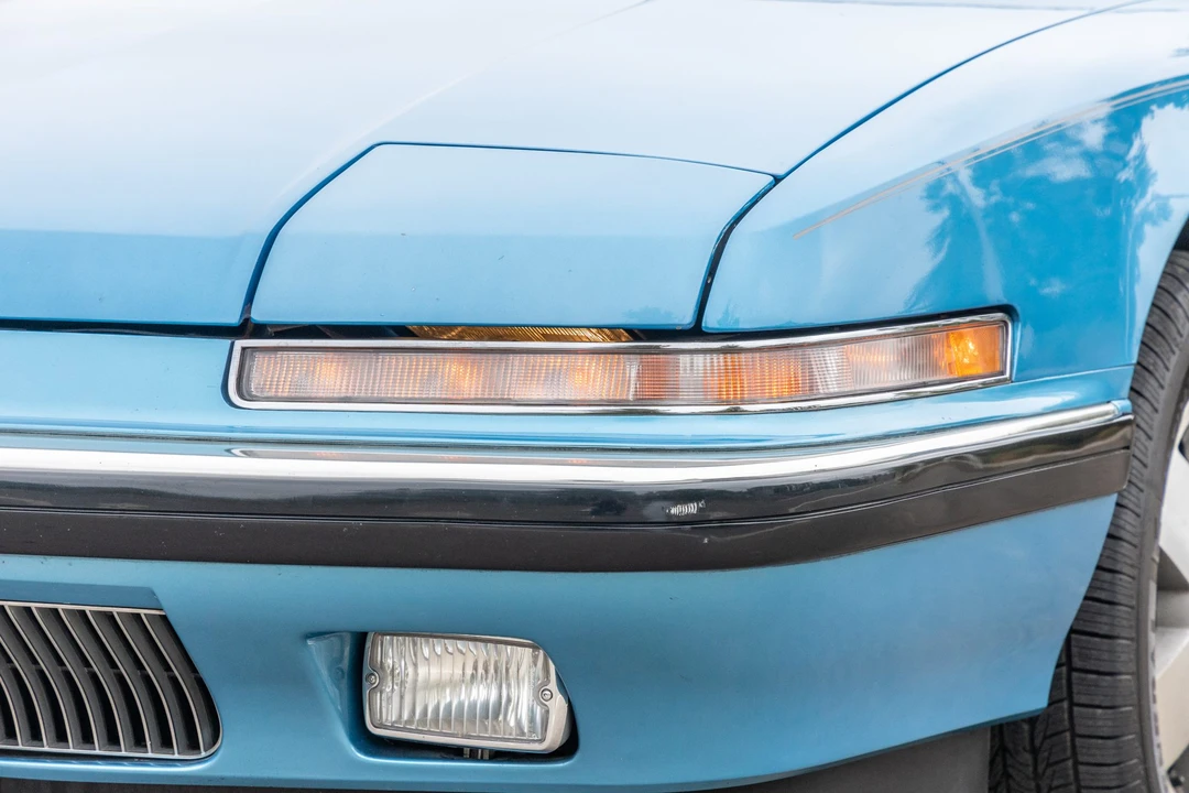 1990 Buick Reatta - Image 26 of 31
