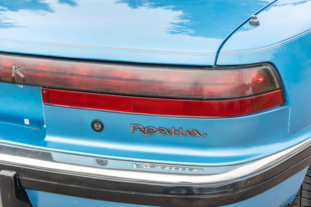 1990 Buick Reatta - Image 29 of 31