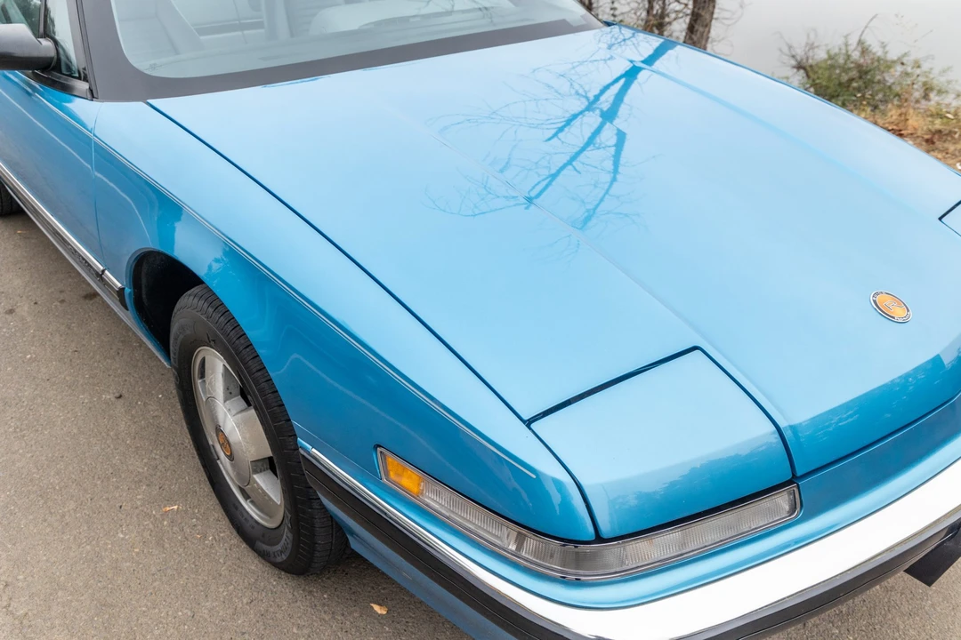 1990 Buick Reatta - Image 17 of 31