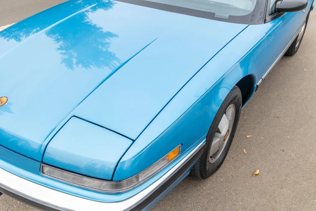 1990 Buick Reatta - Image 12 of 31